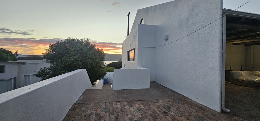 To Let 3 Bedroom Property for Rent in Middedorp Western Cape